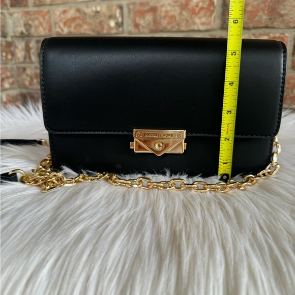 Micheal Kors purse - Picture 3 of 7